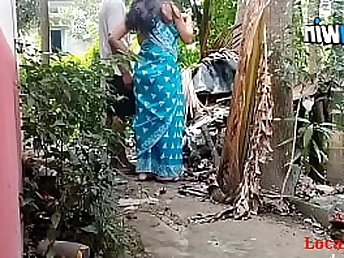 Scorching Indian duo gets nasty in the garden with molten bang-out