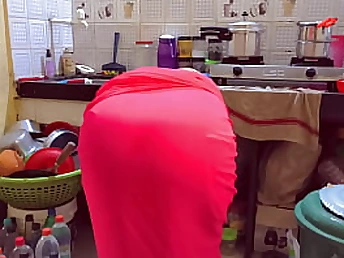 Son's Glory Ctesque Step-mother Gets Her Honeypot Crammed & Her Jaws Destroyed in Very first-ever Step-mommy Glory C