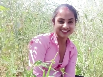 Messy dialogue with Neha Bhabhi by taking her to the mustard field