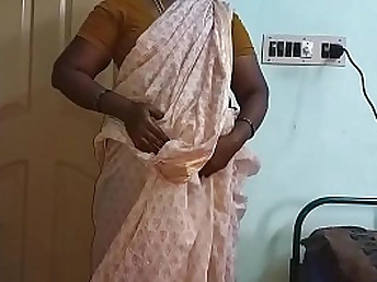 Indian Super-Steamy Mallu Aunty Bare Selfie And Finger-Tickling For  daddy in law