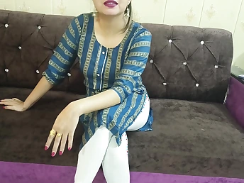 Desi school girl Makan Malkin Malkin Ne instructs Tharki Aurat on how to please herself