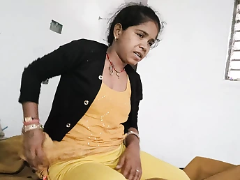Observe as Ki Chudai's Indian bhabhi masseur finger plus rubdown the brush humungous mammories in a warm Indian bhabhi rubdown