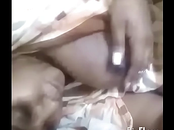 Watch this hot African chick realize will not hear of hairy pussy shaved in a hot mimi clip