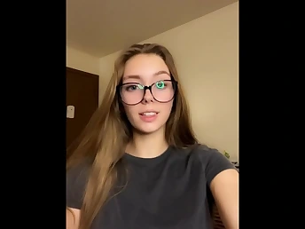 Lora Berry shows off her college dorm skills with a TikTok-style dance